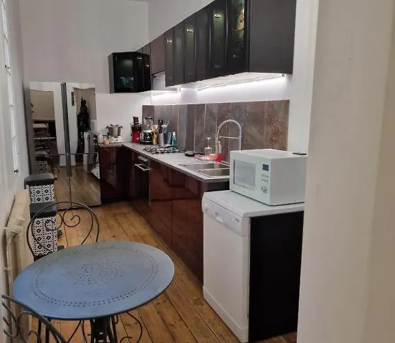 Welcome To Taylorre Britany 4*